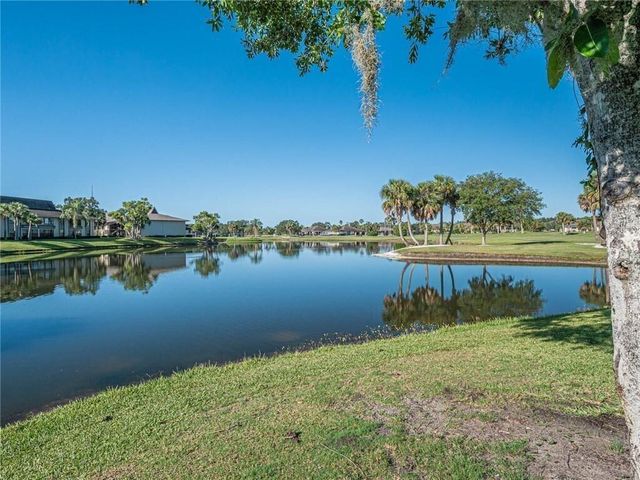 32 Plantation Drive 103, Vero Beach, FL 32966