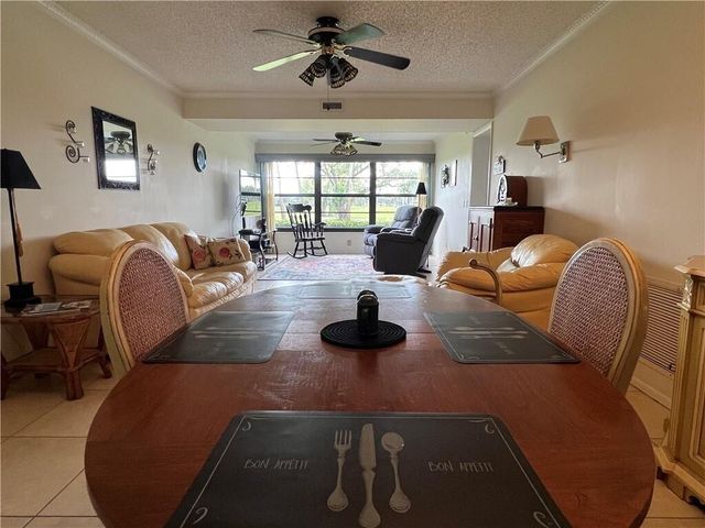 32 Plantation Drive 103, Vero Beach, FL 32966
