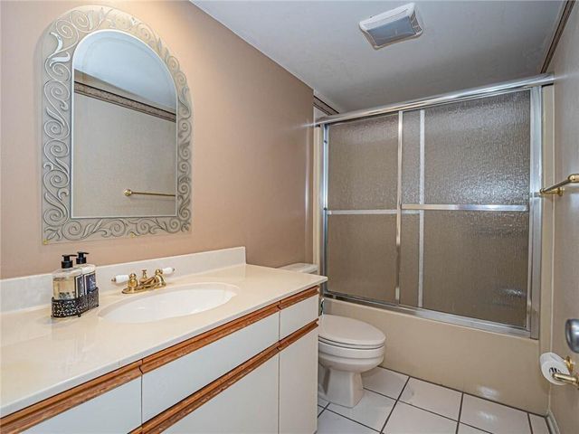 32 Plantation Drive 103, Vero Beach, FL 32966