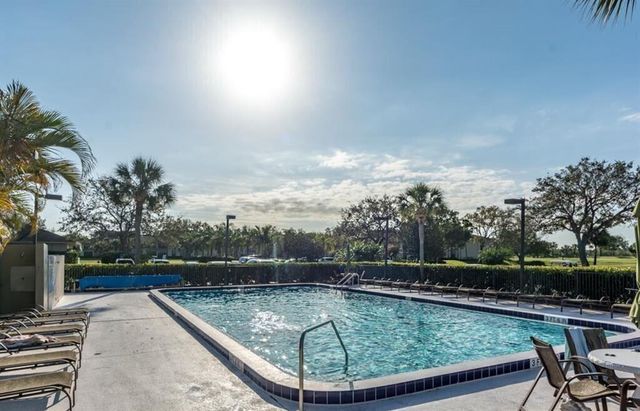 32 Plantation Drive 103, Vero Beach, FL 32966