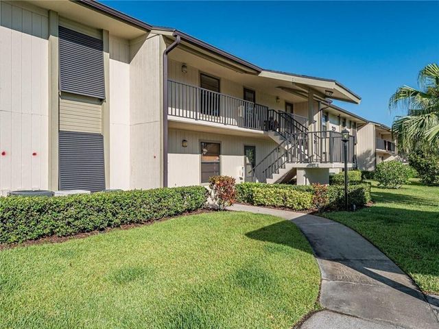 32 Plantation Drive 103, Vero Beach, FL 32966