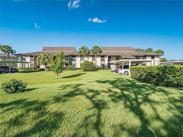 32 Plantation Drive 103, Vero Beach, FL 32966