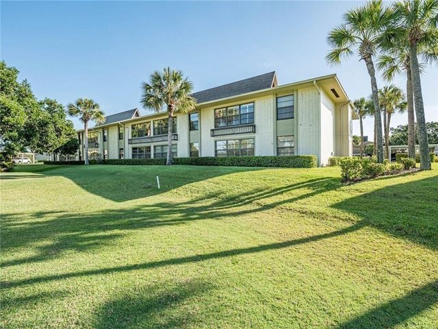 32 Plantation Drive 103, Vero Beach, FL 32966