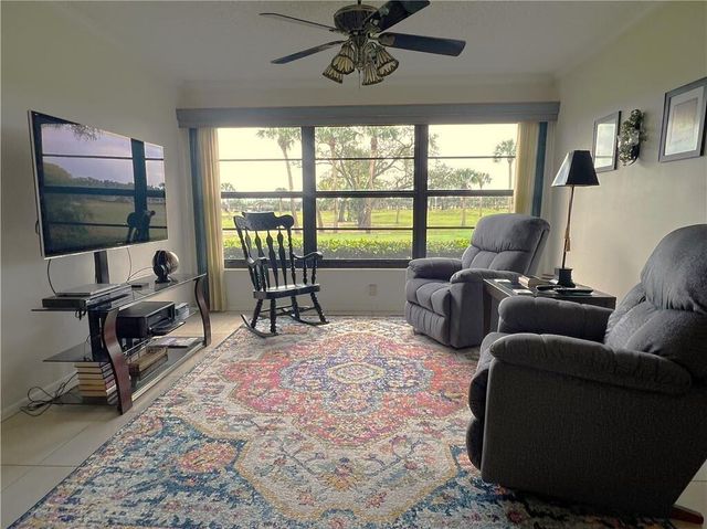 32 Plantation Drive 103, Vero Beach, FL 32966