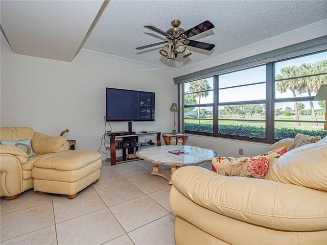32 Plantation Drive 103, Vero Beach, FL 32966