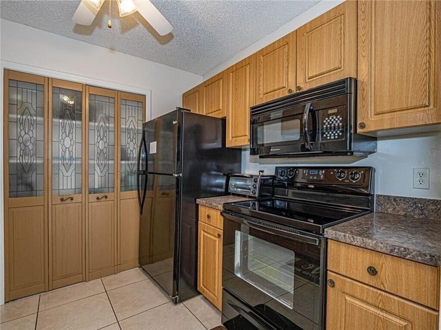 32 Plantation Drive 103, Vero Beach, FL 32966