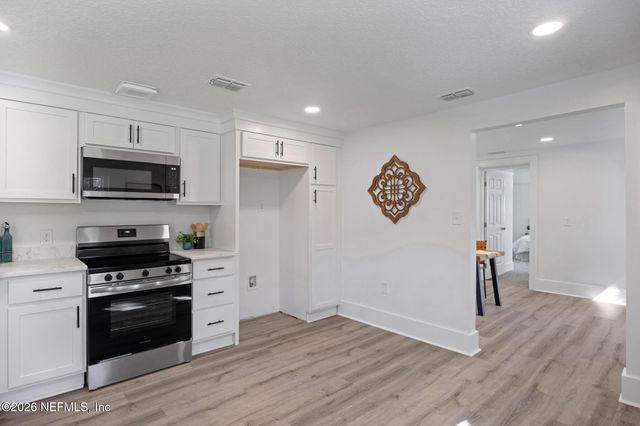 6141 OLD MIDDLEBURG Road S, Jacksonville, FL 32222