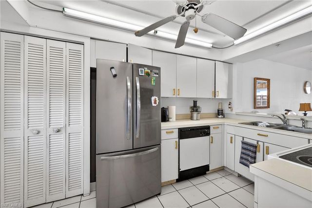 4401 Bay Beach LN 833, Fort Myers Beach, FL 33931