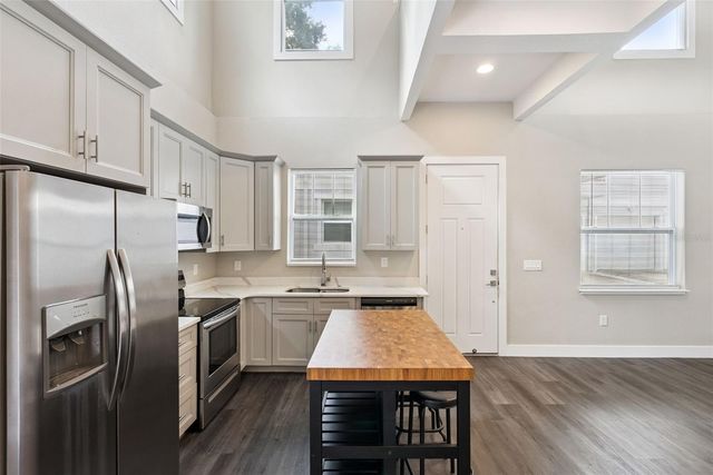 2411 AMHERST AVENUE, Orlando, FL 32804