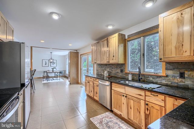8 MANOR BROOK RD, Monkton, MD 21111