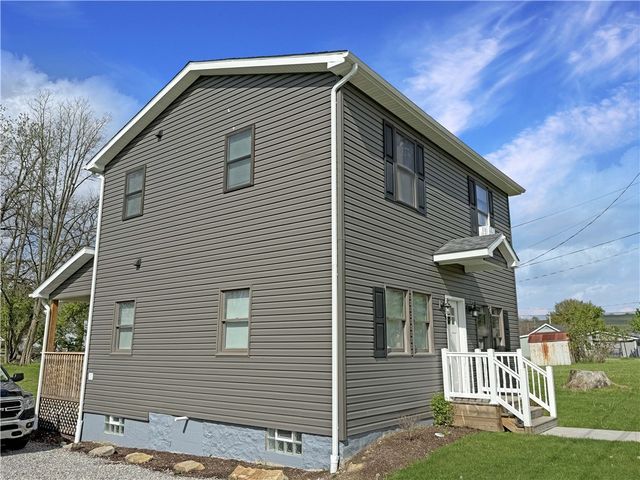 238 Reserve Sq, Wampum, PA 16157