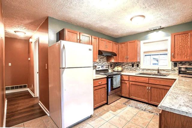 1254 Woodleigh Road SW, Marietta, GA 30008