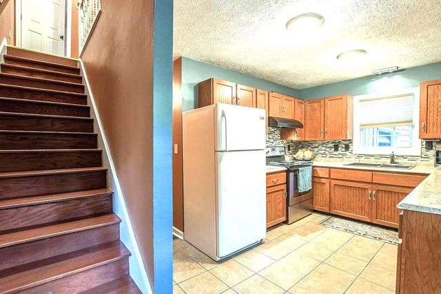 1254 Woodleigh Road SW, Marietta, GA 30008