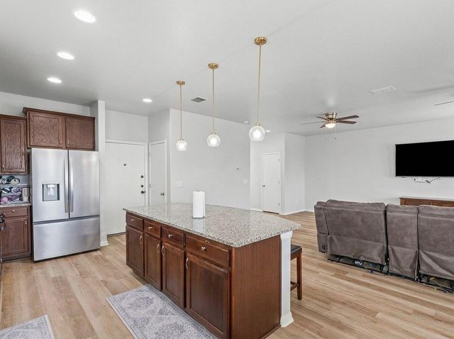 424 Wapiti RD, Buda, TX 78610