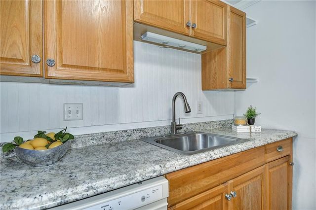 398 Deputy Ln Unit F, Newport News, VA 23608