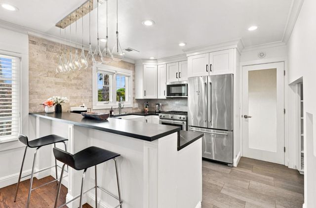 740 Alameda De Las Pulgas, Redwood City, CA 94061