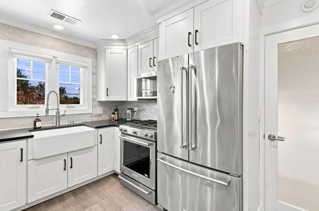 740 Alameda De Las Pulgas, Redwood City, CA 94061
