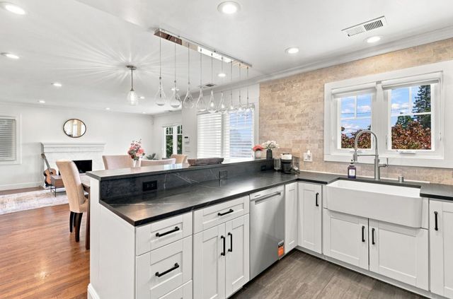 740 Alameda De Las Pulgas, Redwood City, CA 94061