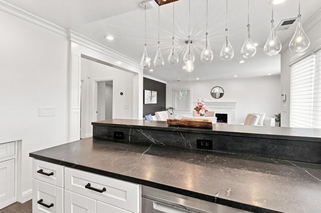 740 Alameda De Las Pulgas, Redwood City, CA 94061