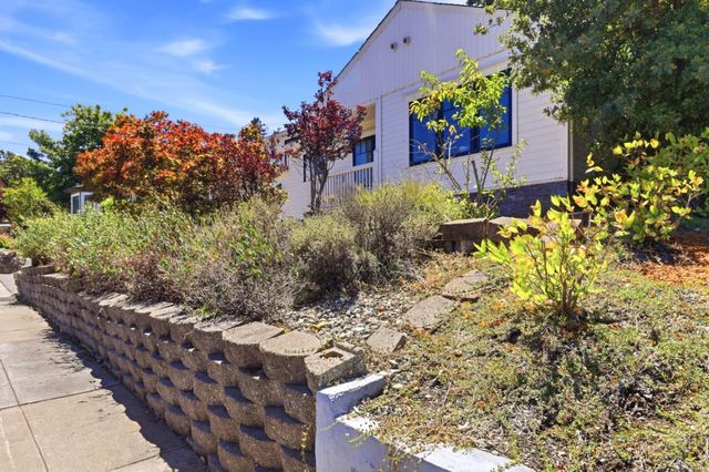 740 Alameda De Las Pulgas, Redwood City, CA 94061