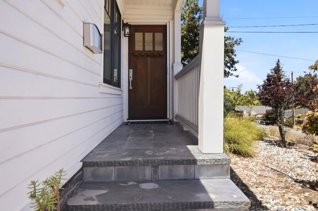 740 Alameda De Las Pulgas, Redwood City, CA 94061
