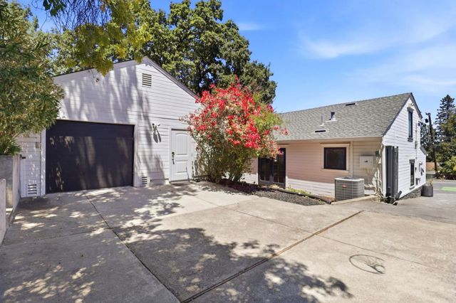 740 Alameda De Las Pulgas, Redwood City, CA 94061