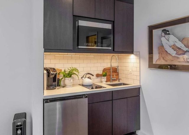 740 Alameda De Las Pulgas, Redwood City, CA 94061