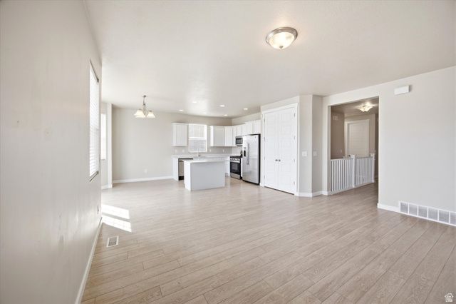 6158 N BOULTER PEAK LN, Eagle Mountain, UT 84005