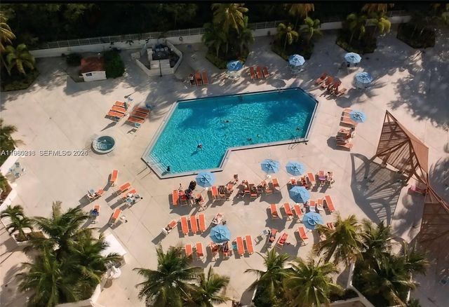 500 Bayview Dr 325, Sunny Isles Beach, FL 33160