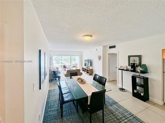 500 Bayview Dr 325, Sunny Isles Beach, FL 33160