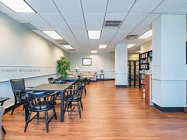 500 Bayview Dr 325, Sunny Isles Beach, FL 33160