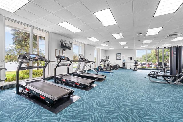 500 Bayview Dr 325, Sunny Isles Beach, FL 33160