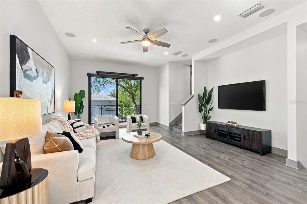 Image 24 of property listing at 4810 W MCELROY AVENUE 3, Tampa, FL 33611