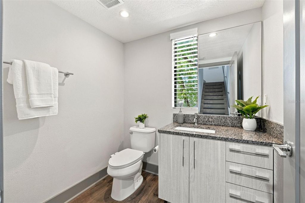 Image 27 of property listing at 4810 W MCELROY AVENUE 3, Tampa, FL 33611