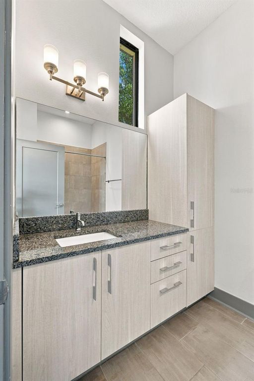 Image 34 of property listing at 4810 W MCELROY AVENUE 3, Tampa, FL 33611