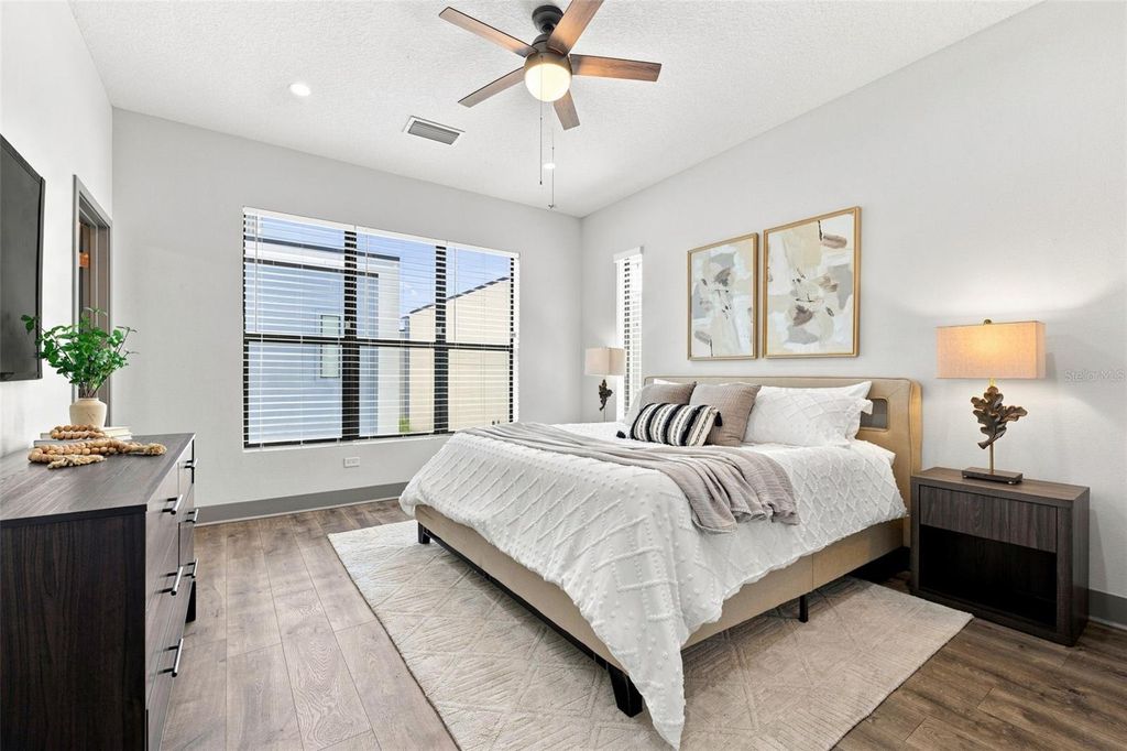 Image 8 of property listing at 4810 W MCELROY AVENUE 3, Tampa, FL 33611
