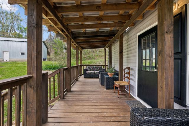 805 Harris Rd, Dickson, TN 37055