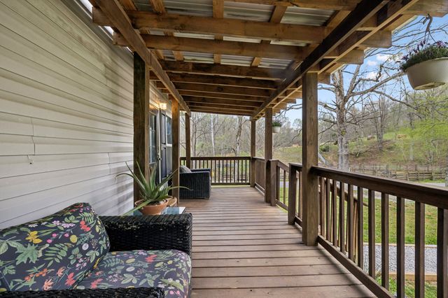 805 Harris Rd, Dickson, TN 37055