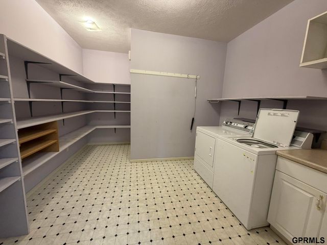 1146 County Road F Road, Dorchester, NE 68343