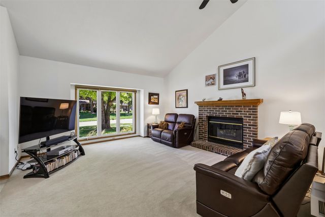5700 Aspen Drive, West Des Moines, IA 50266