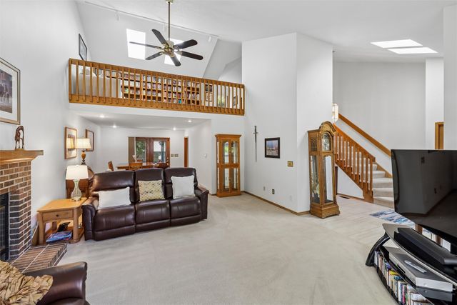 5700 Aspen Drive, West Des Moines, IA 50266