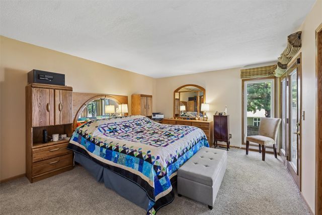5700 Aspen Drive, West Des Moines, IA 50266