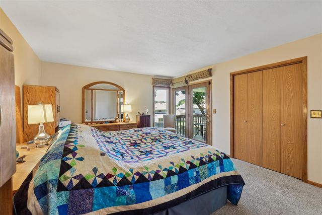 5700 Aspen Drive, West Des Moines, IA 50266