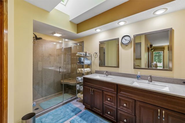 5700 Aspen Drive, West Des Moines, IA 50266