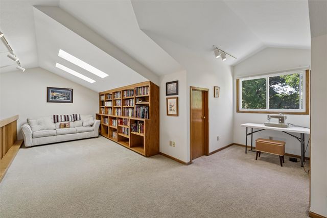 5700 Aspen Drive, West Des Moines, IA 50266