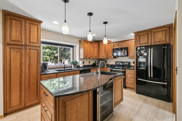 5700 Aspen Drive, West Des Moines, IA 50266