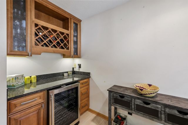 5700 Aspen Drive, West Des Moines, IA 50266