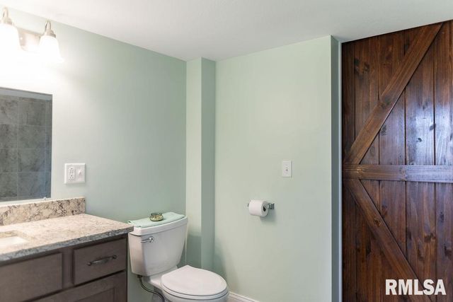 16853 N WRIGHT Road, Lewistown, IL 61542