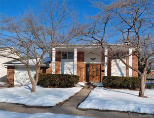 131 S Christine, Westland, MI 48186