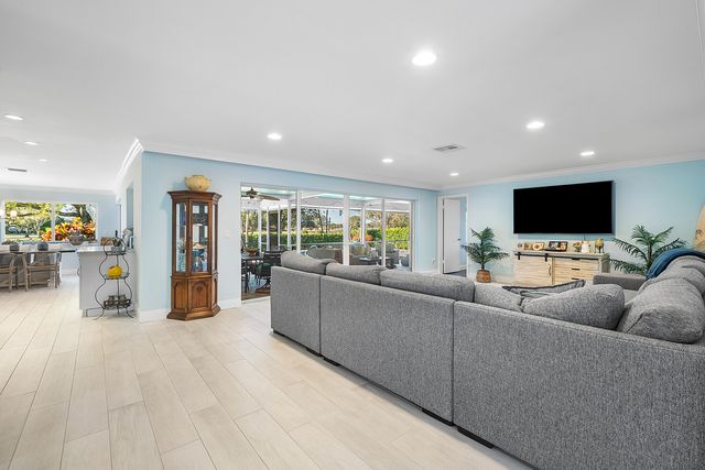 413 S Country Club Drive, Atlantis, FL 33462